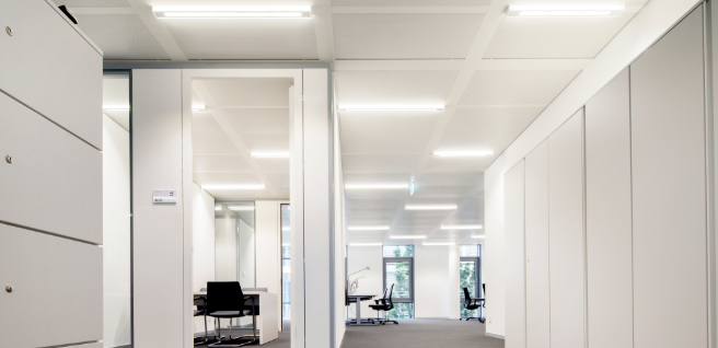 白色主色調(diào)在辦公室裝修設(shè)計中的優(yōu)勢與魅力