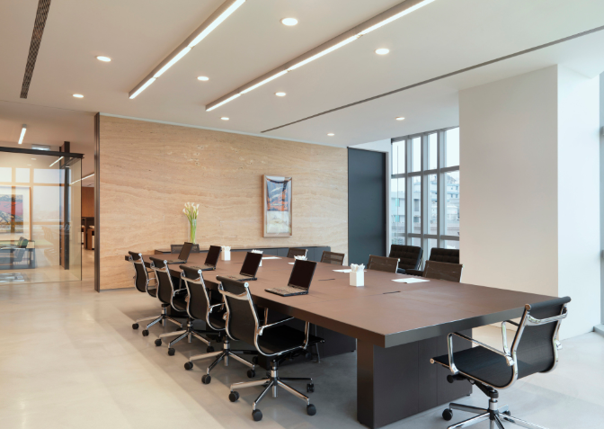 上海辦公室裝修會(huì)議室:棕色桌子的魅力與選擇 上海辦公室裝修會(huì)議室:棕色桌子的魅力與選擇