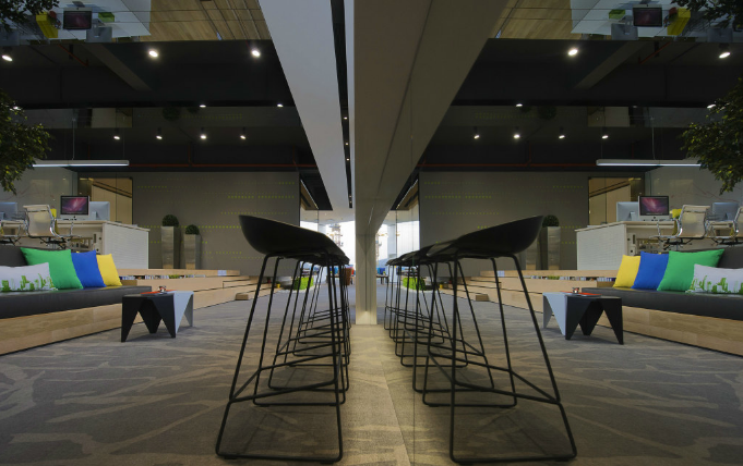 辦公室裝修設(shè)計選擇塊狀地毯好嗎?