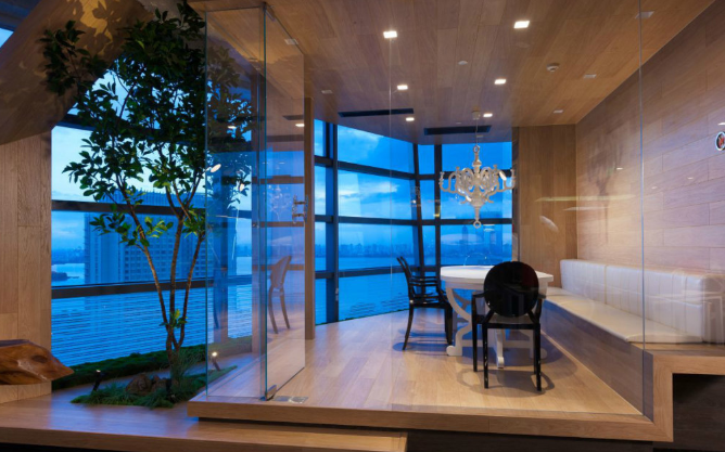 深棕色木柜子，打造辦公室裝修裝修新風(fēng)尚！