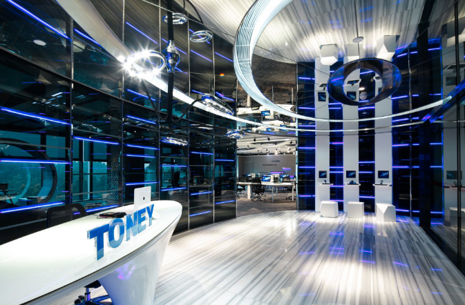 辦公室裝修設(shè)計(jì)：玻璃書架，透明與實(shí)用的完美結(jié)合