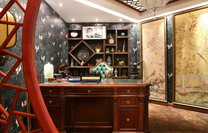 上海辦公室裝修設計選擇原木色木質(zhì)辦公桌的效果