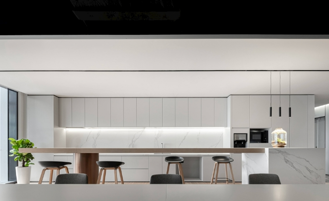 辦公室新裝修設(shè)計：如何選購平滑型紋理壁紙，打造高端商務(wù)空間