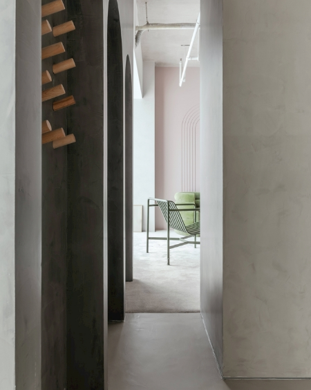 為何選擇優(yōu)質(zhì)照明燈飾成上海辦公室裝修設(shè)計(jì)關(guān)鍵？