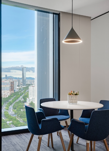 打破常規(guī)，橙色地坪漆引領(lǐng)辦公室裝修設計新風尚